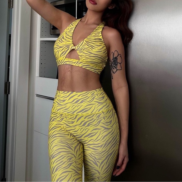 3 PIECE SET Noire Blanc Lamone Bombshell Scrunch Leggings Sports Bra Jacket XS S - Picture 6 of 14